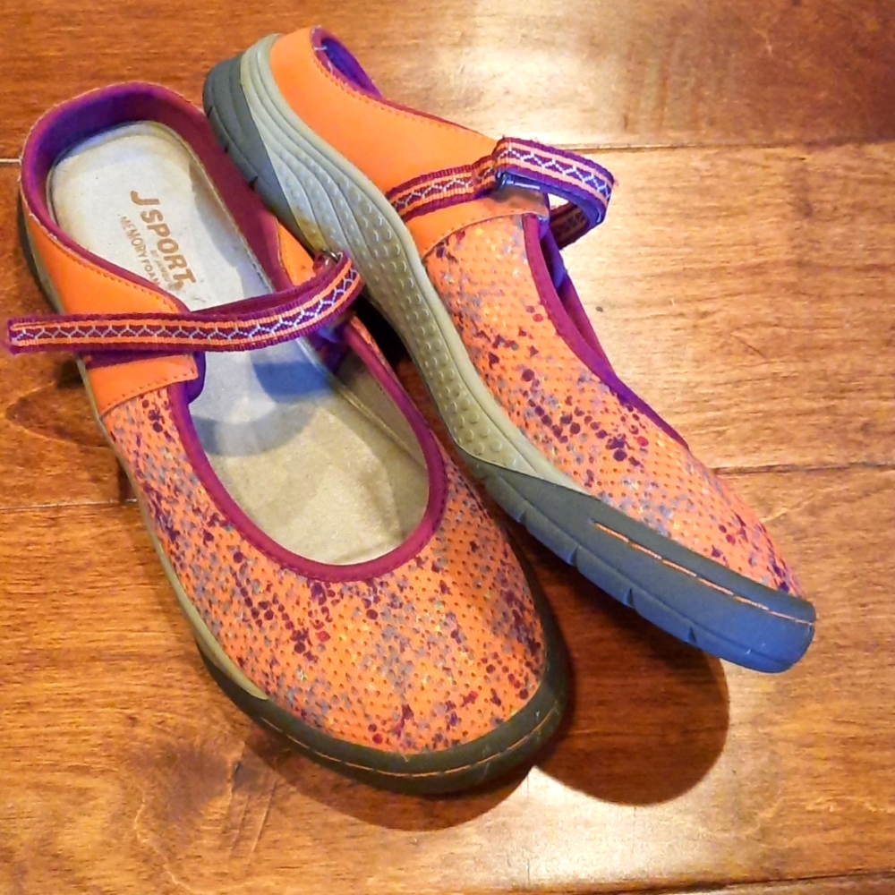 Size 7 Jsport by Jambo cushioned slides